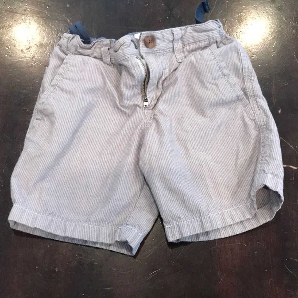 Boys shorts, Cat&Jack size 5,Great condition